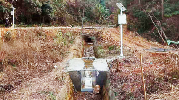 超声波极悦注册探头安装在计量槽哪个位置