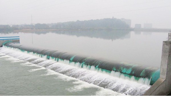 <i style='color:red'>走航式多普勒流速流量测试仪</i>为南昌赣江把脉！